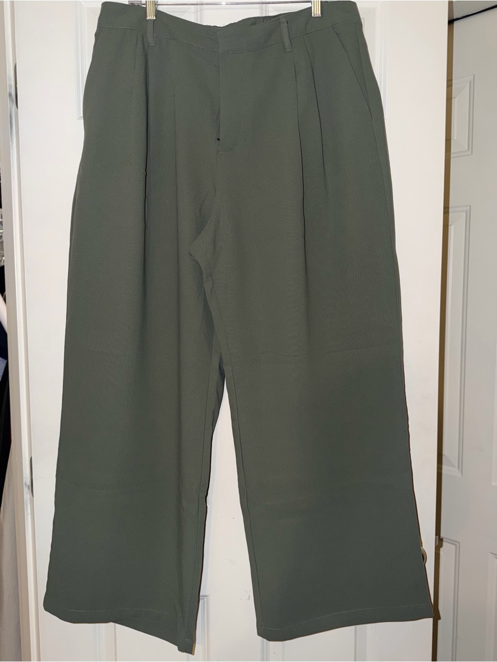GAP Olive Wide-Leg Pleated Women's Trousers